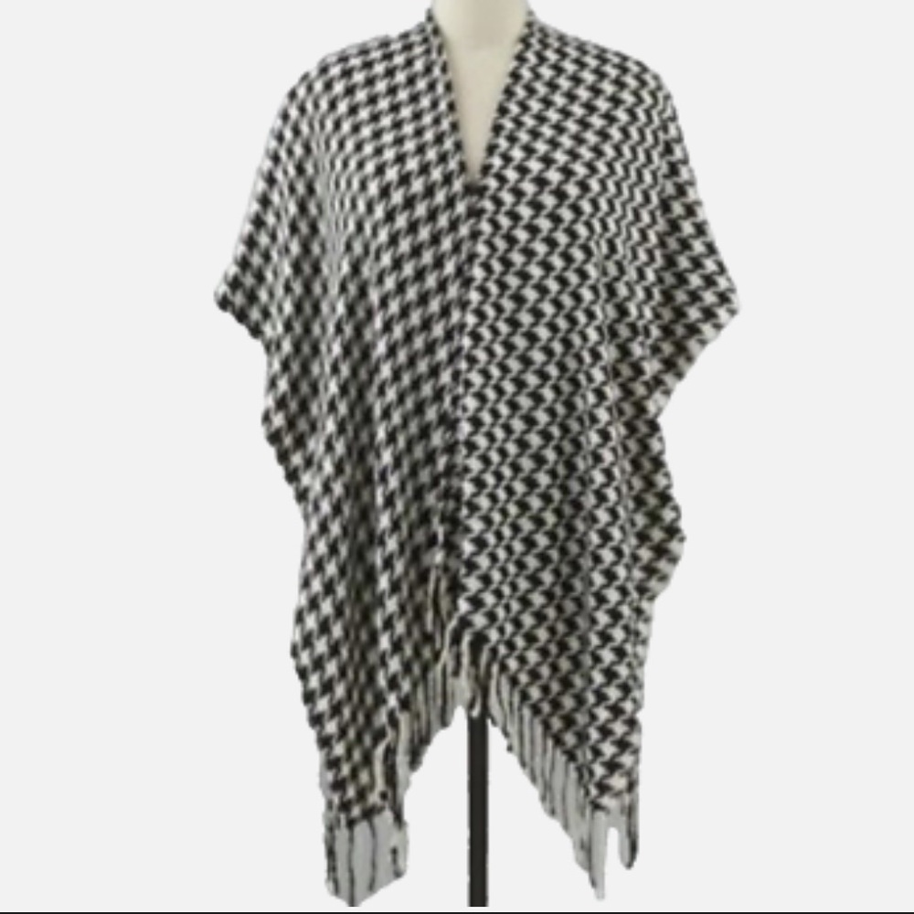 LOFT Black and White Houndstooth Knit Poncho